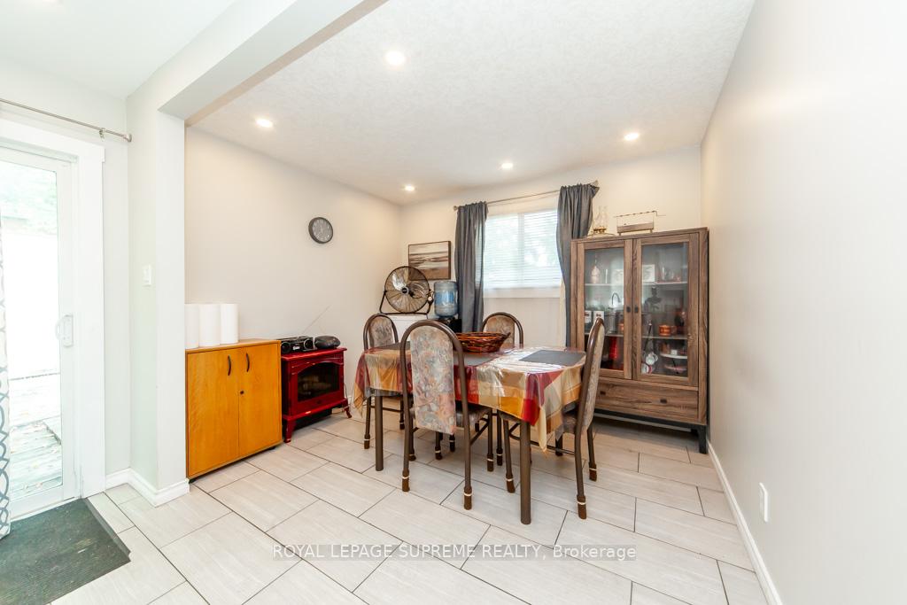 13 Robins Avenue