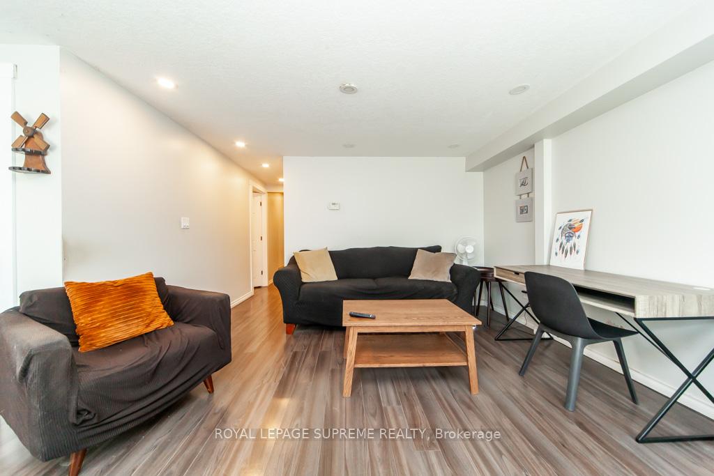 13 Robins Avenue