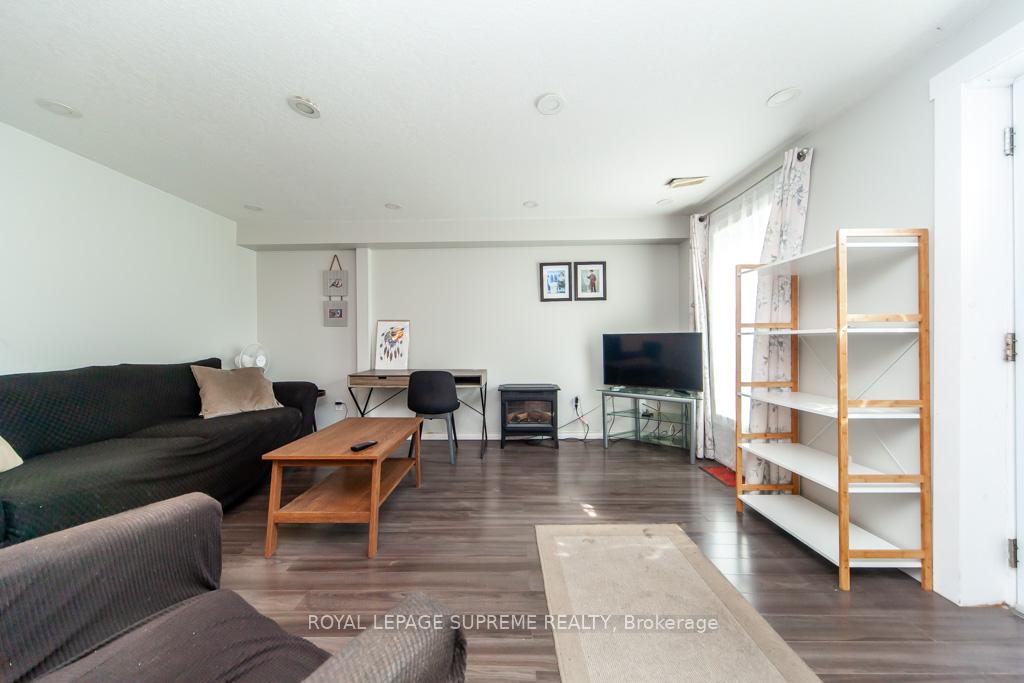 13 Robins Avenue