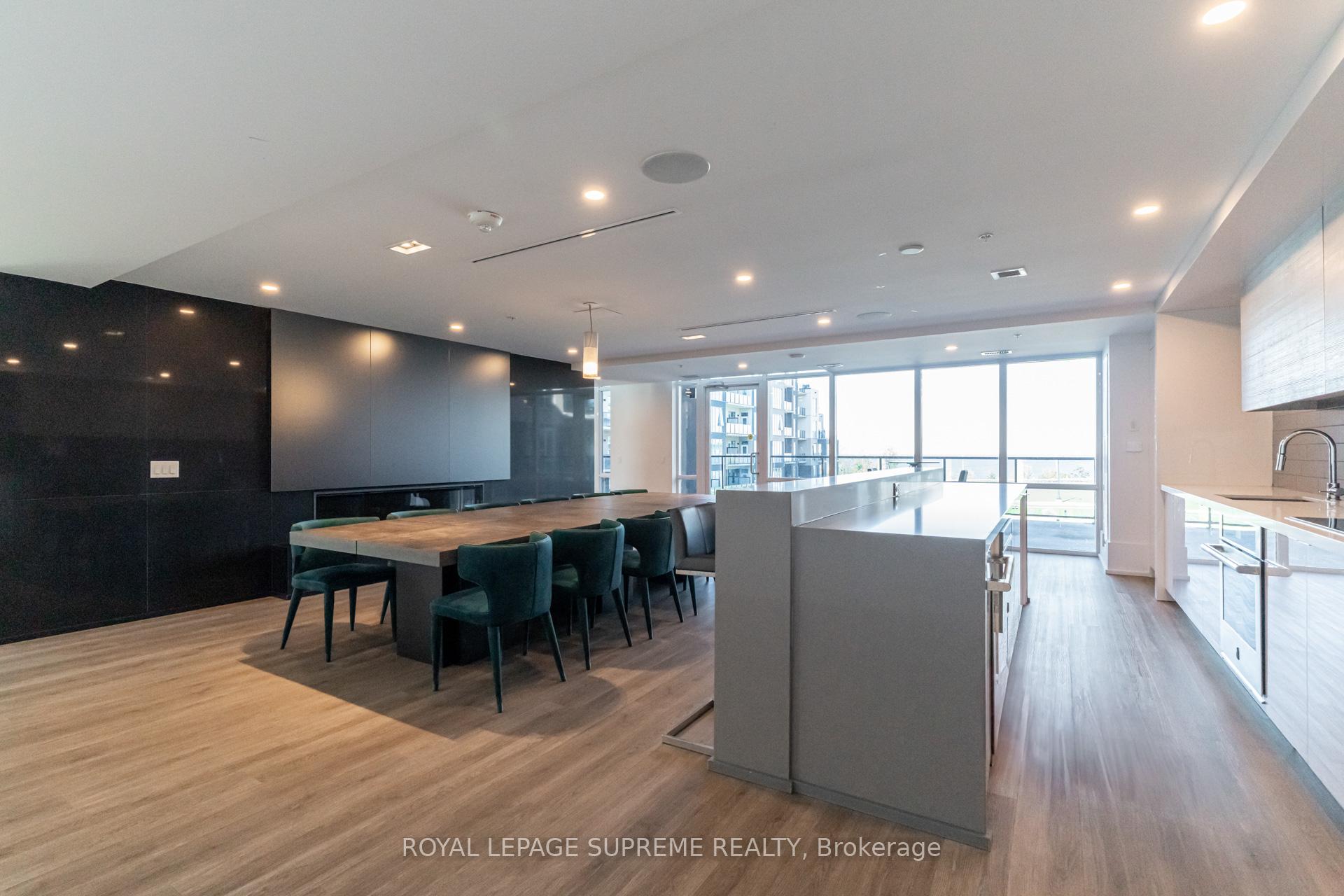 16 Concord Place 337, Grimsby Unit: 337