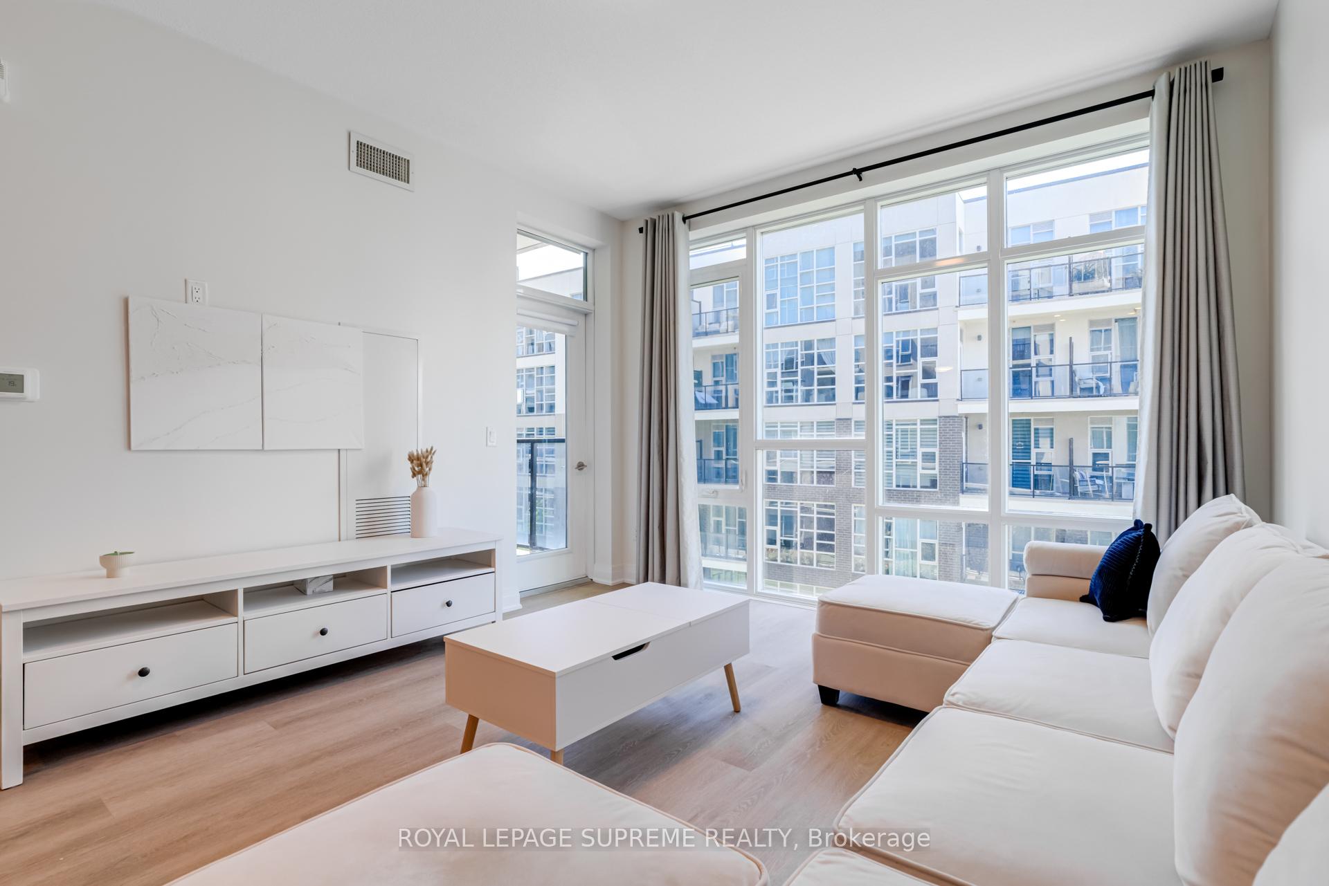 16 Concord Place 337, Grimsby Unit: 337