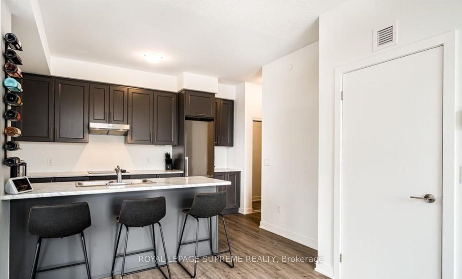 600 NORTH SERVICE Road 324