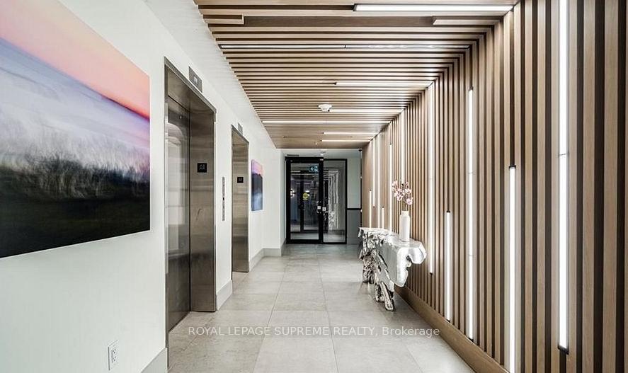 600 NORTH SERVICE Road 324