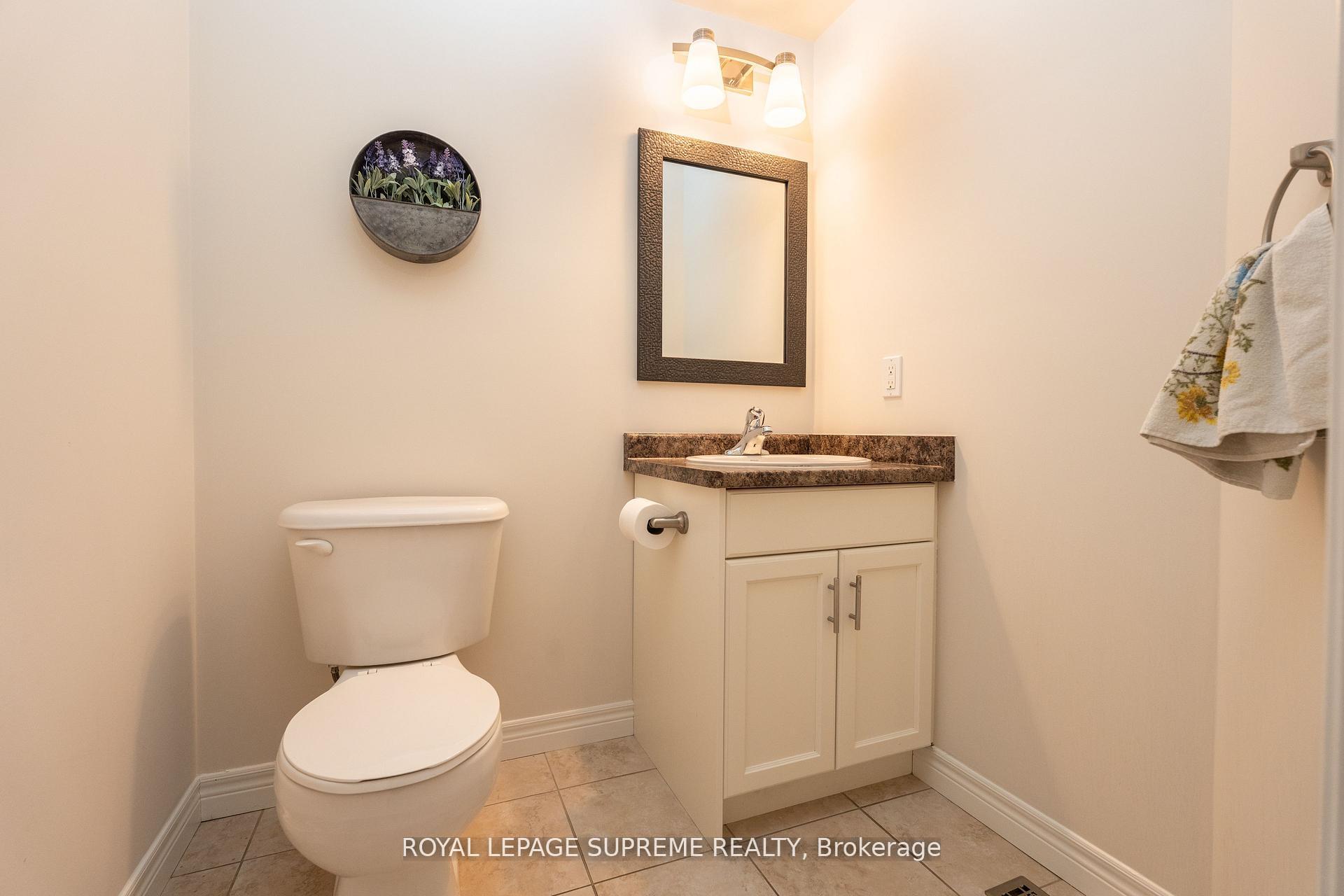 31 1/2 Thorold Road E