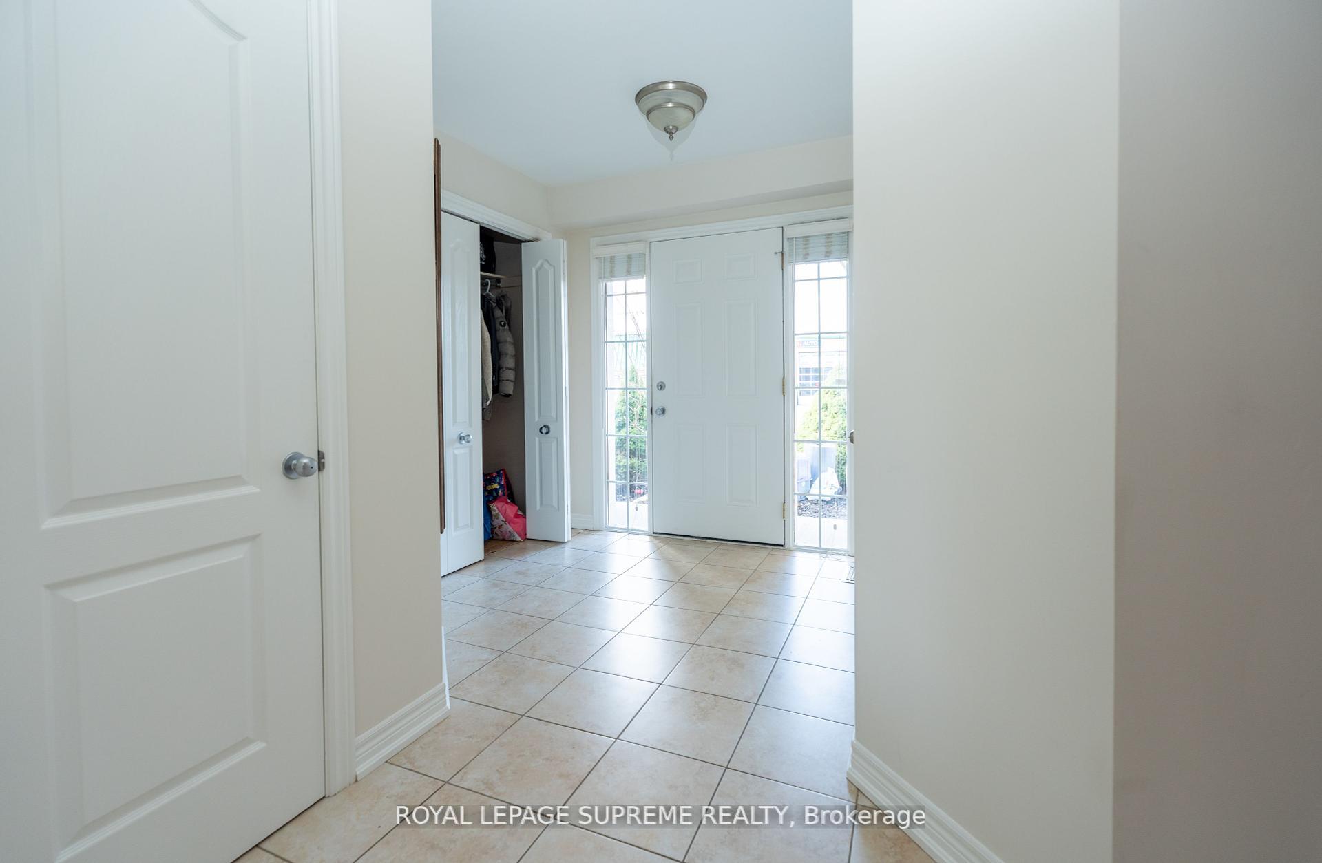 31 1/2 Thorold Road E