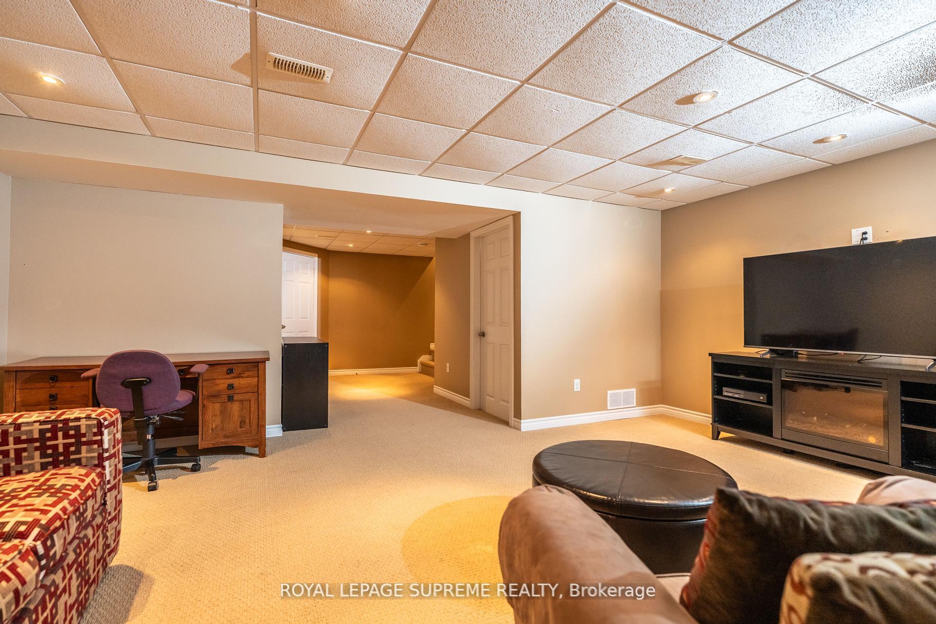 31 1/2 Thorold Road E