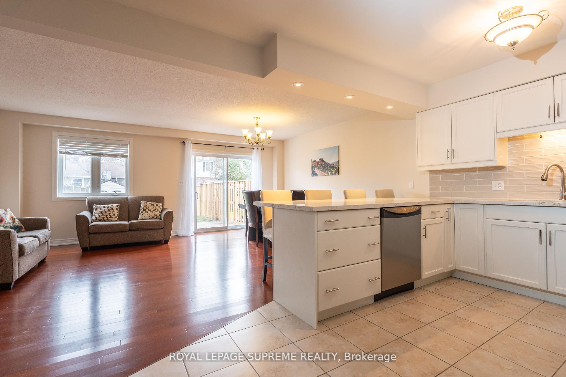 31 1/2 Thorold Road E