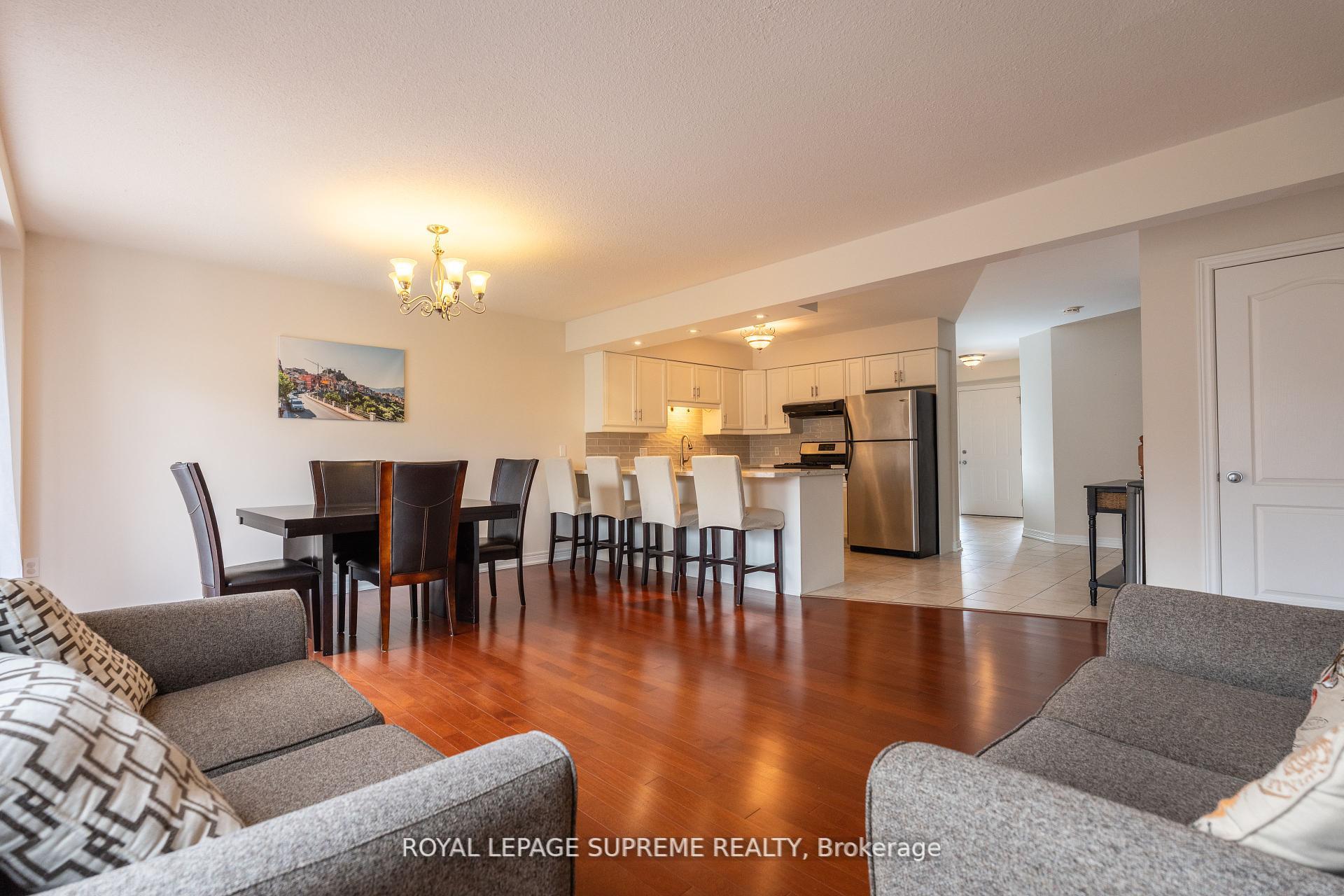31 1/2 Thorold Road E