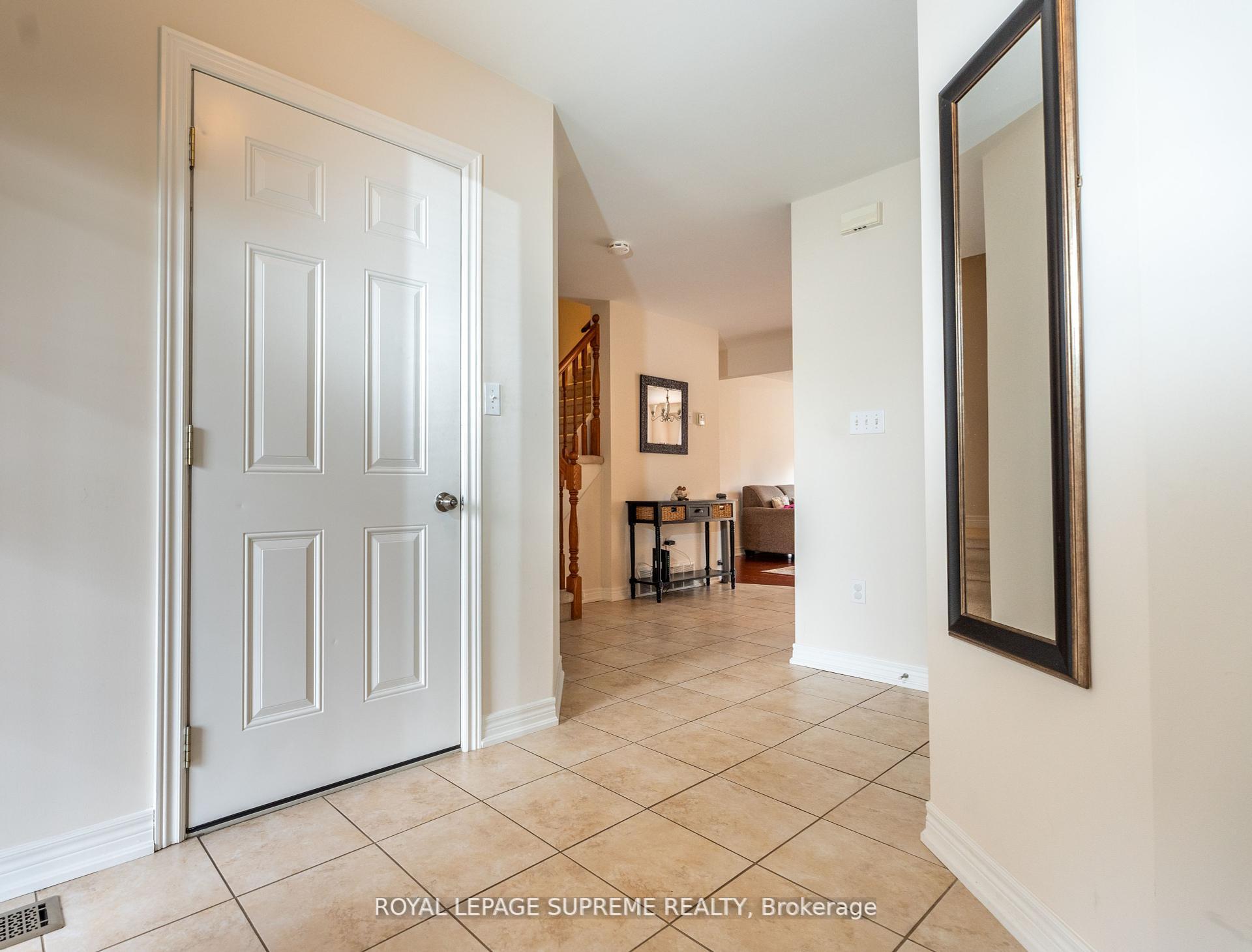 31 1/2 Thorold Road E