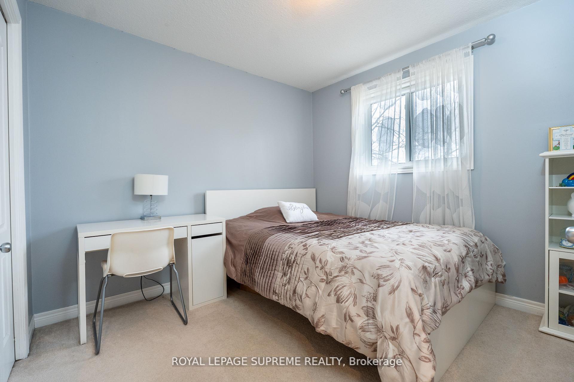 31 1/2 Thorold Road E