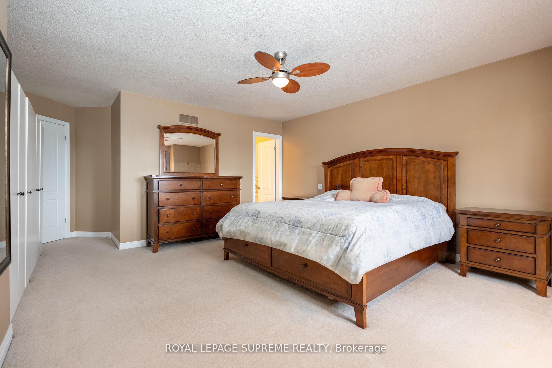 31 1/2 Thorold Road E