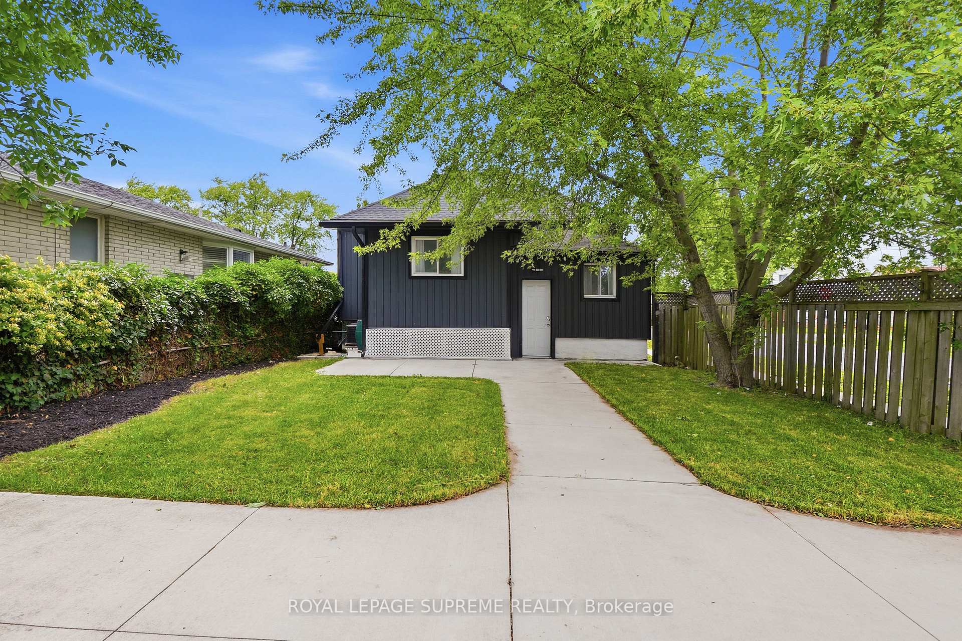 24 Alexandra Boulevard