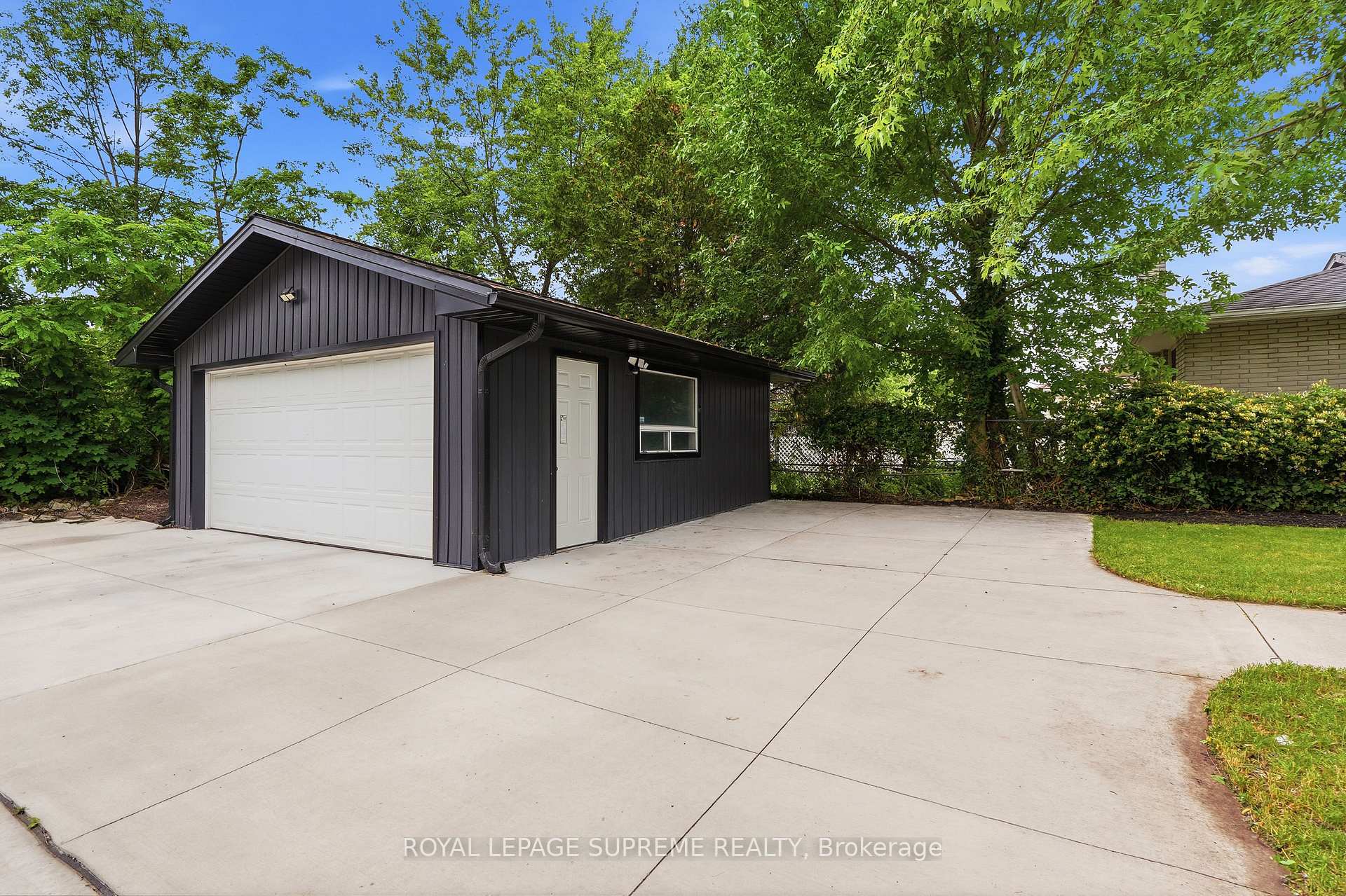 24 Alexandra Boulevard