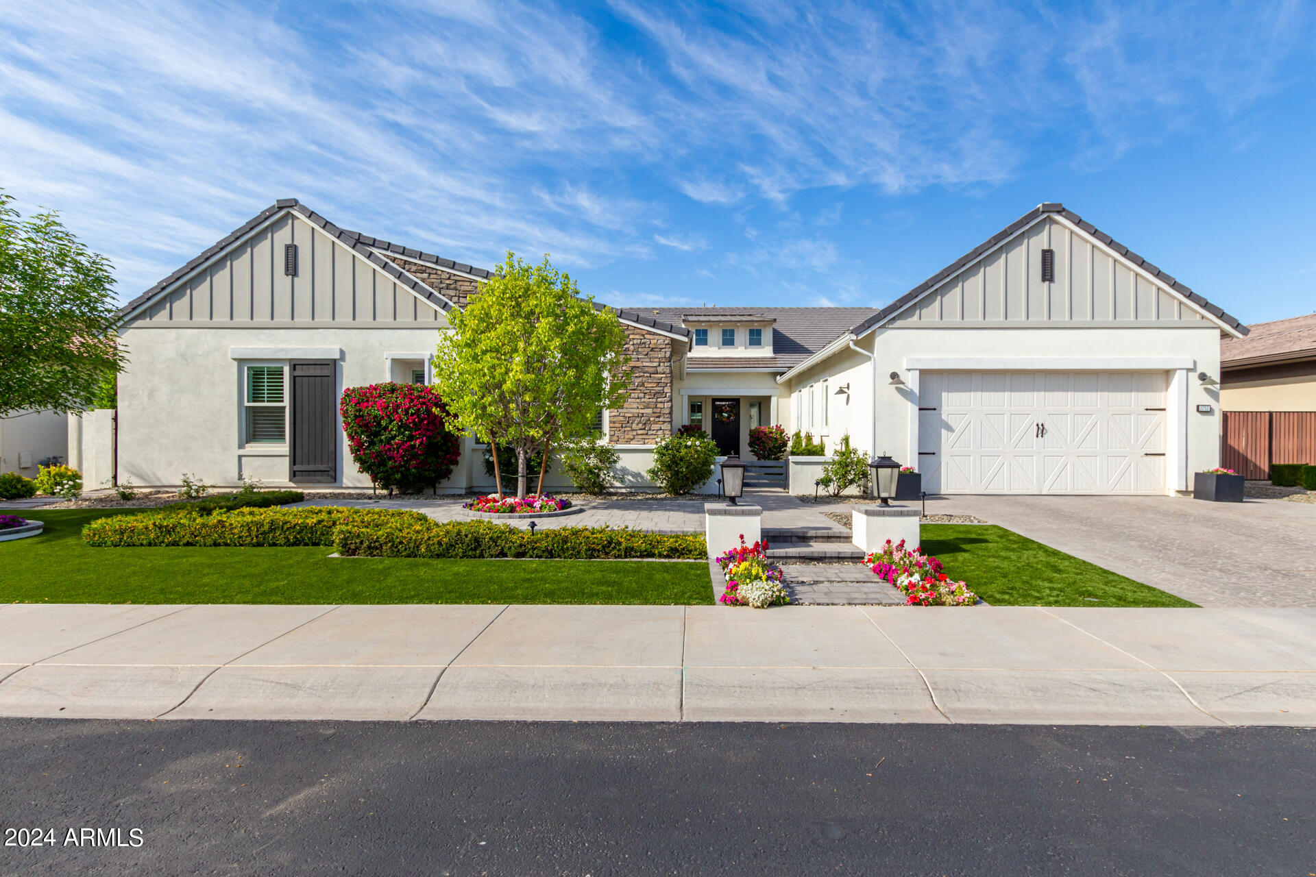 2752 E WILDHORSE Drive