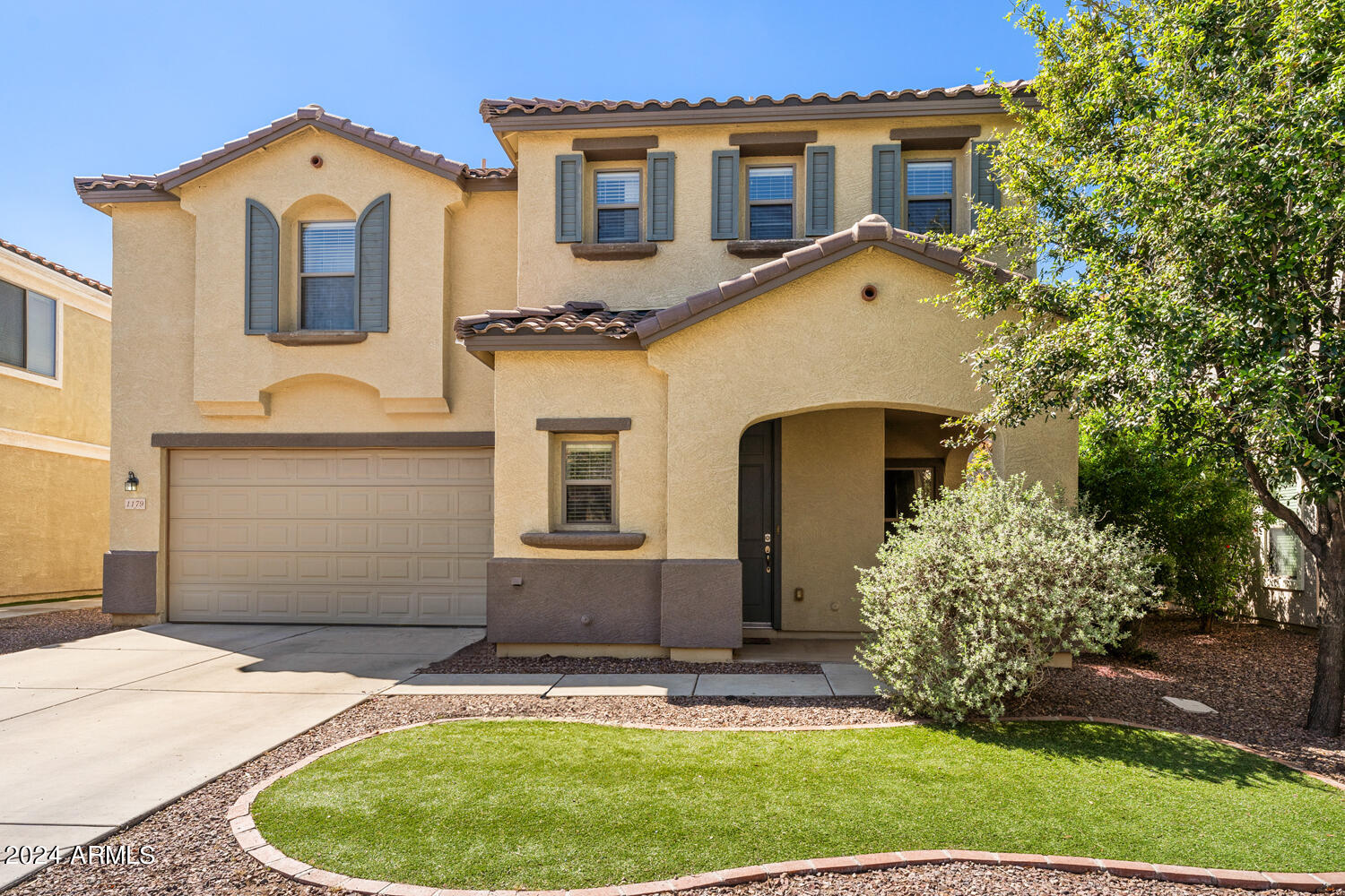 1179 E VERMONT Drive