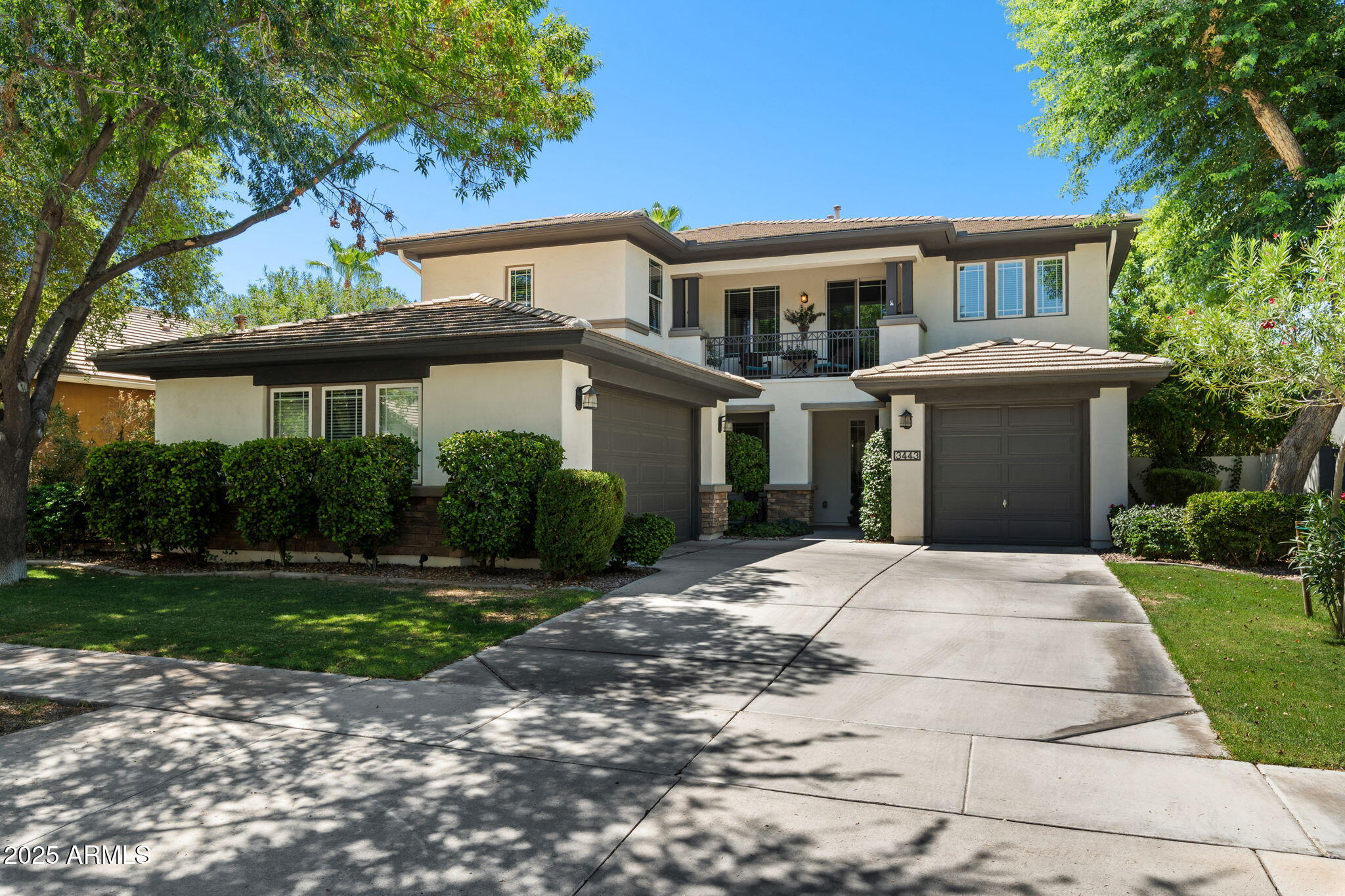3443 E COMSTOCK Drive