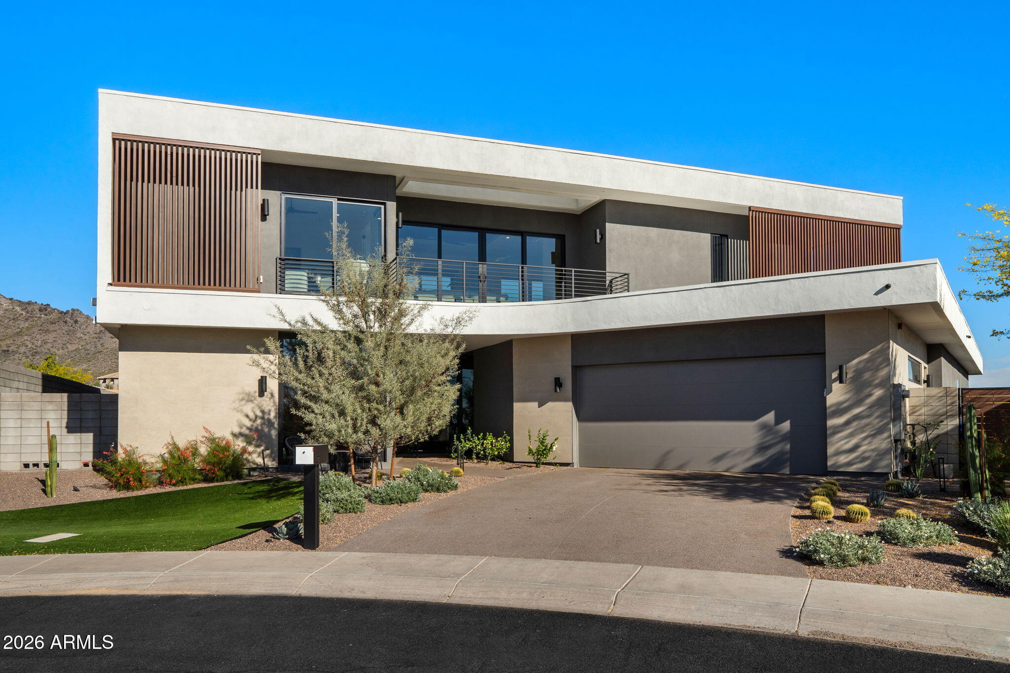 1831 E PALMAIRE Avenue