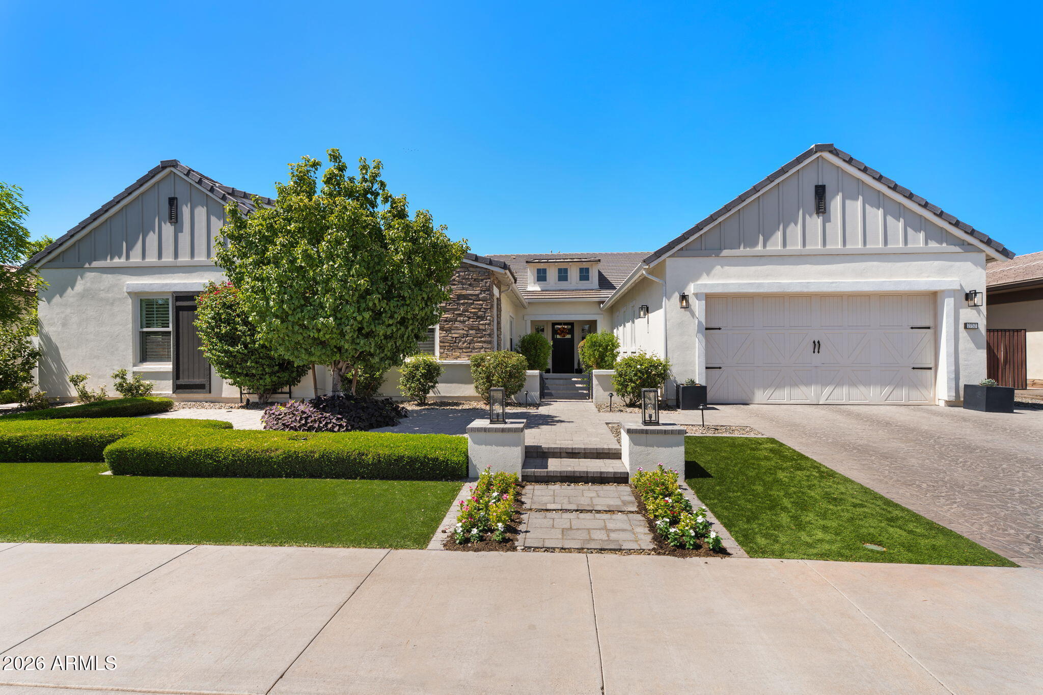 2752 E WILDHORSE Drive