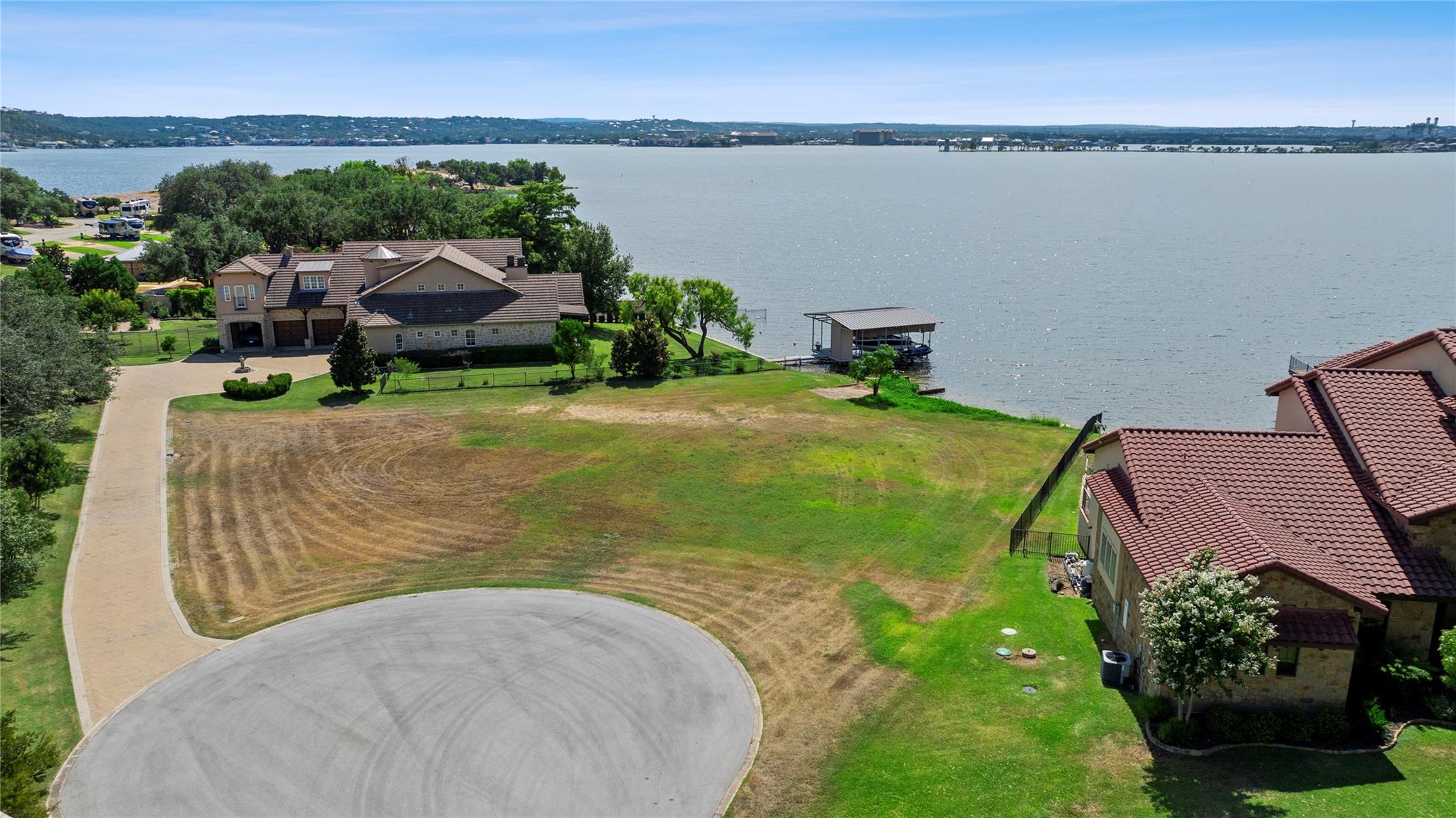 207 Wilderness DR E