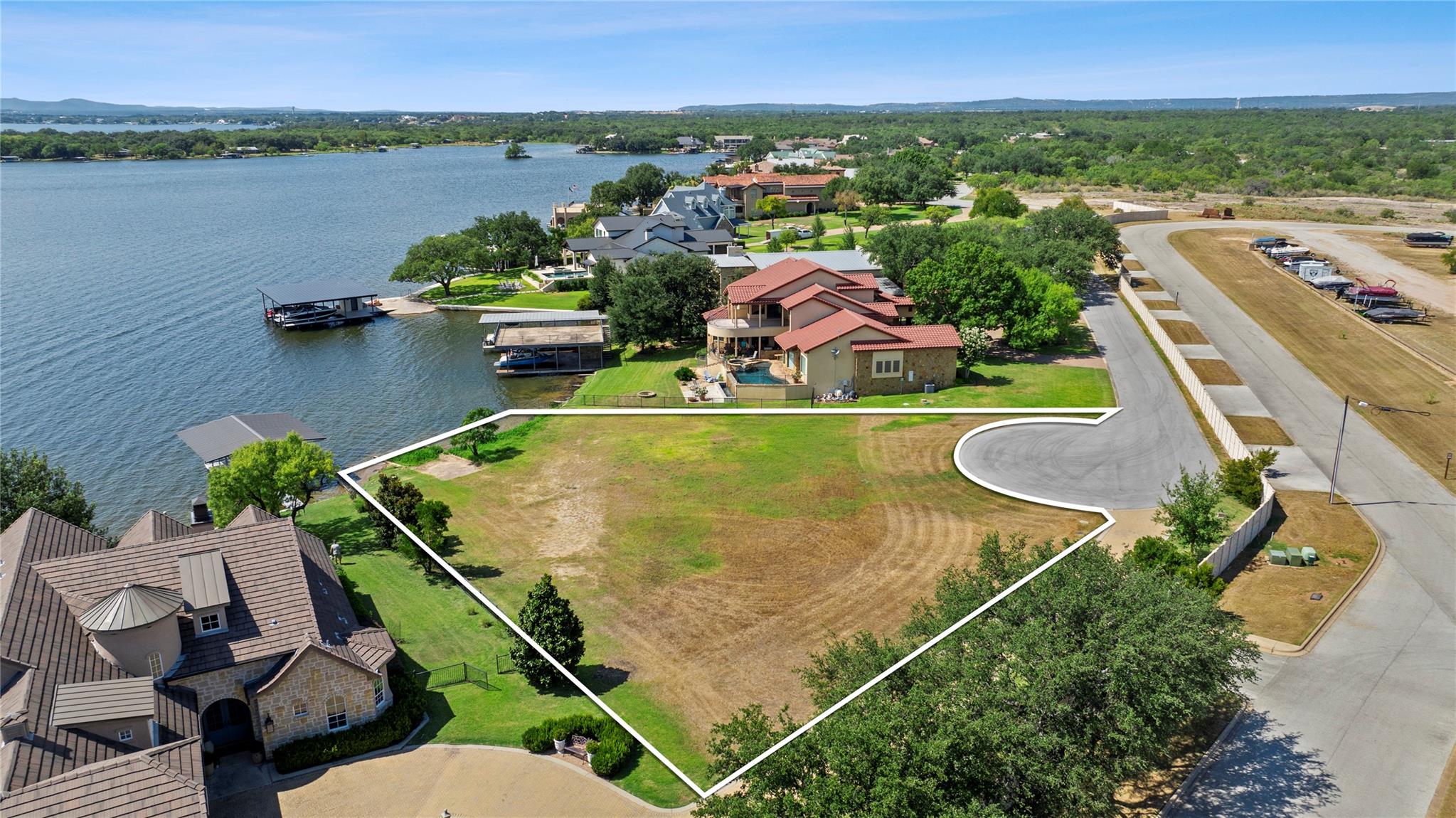 207 Wilderness DR E