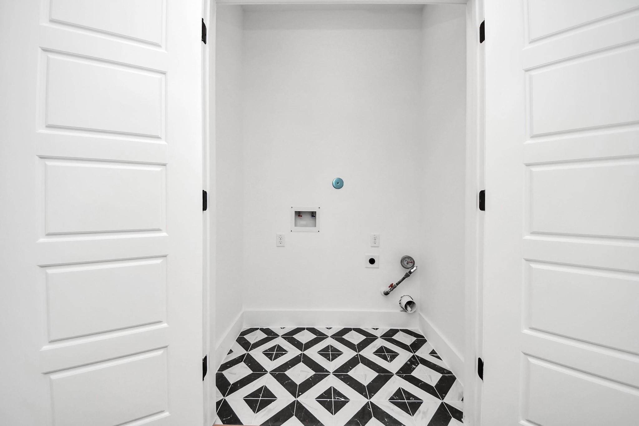 8106 Locksley Street