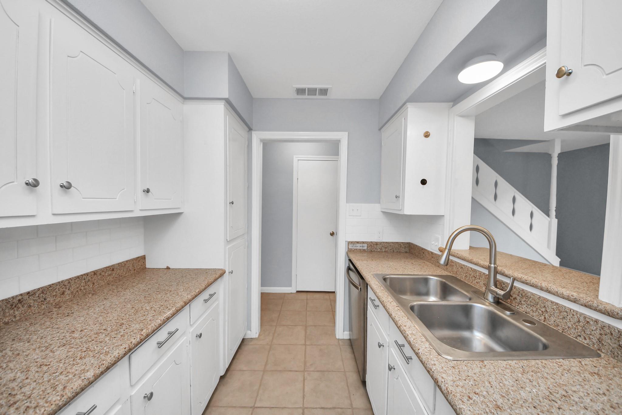 10654 Hazelhurst Drive # 28