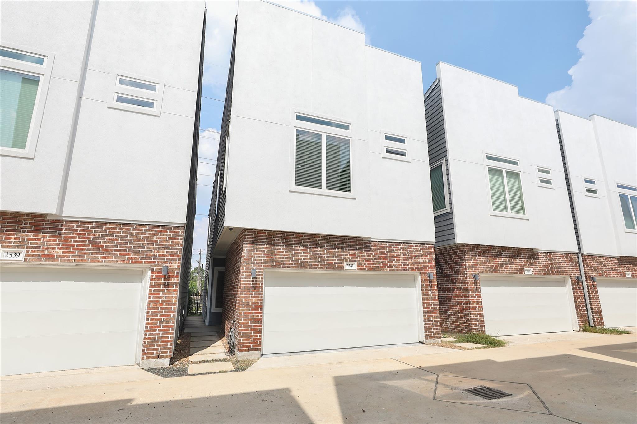 2541 Hollister Street