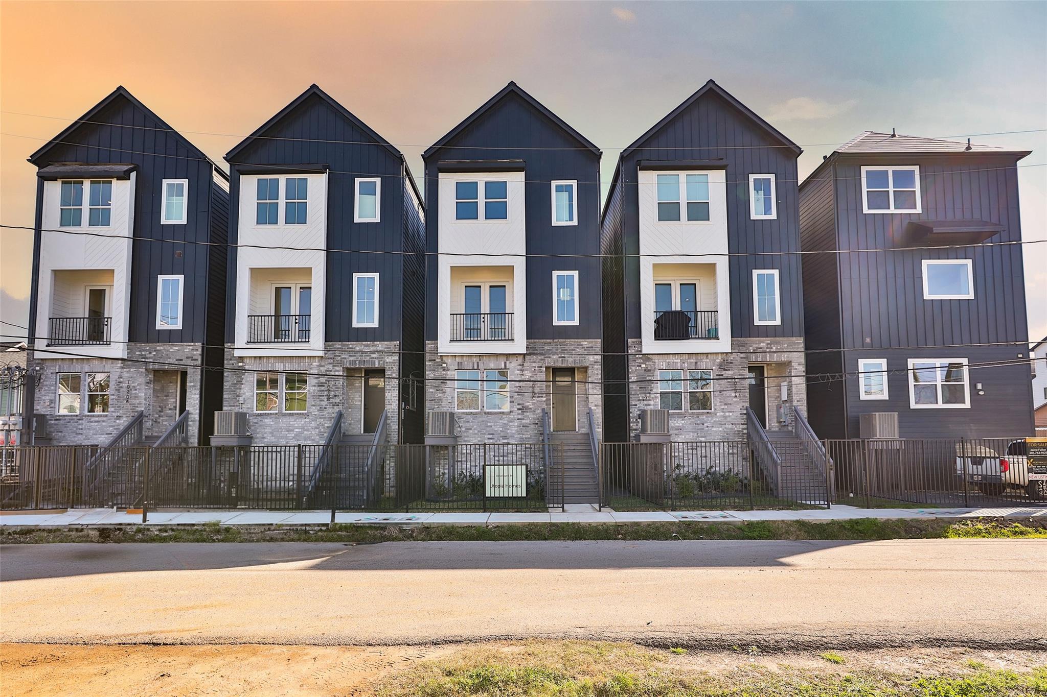 1020 W 15th 1/2 Street # B