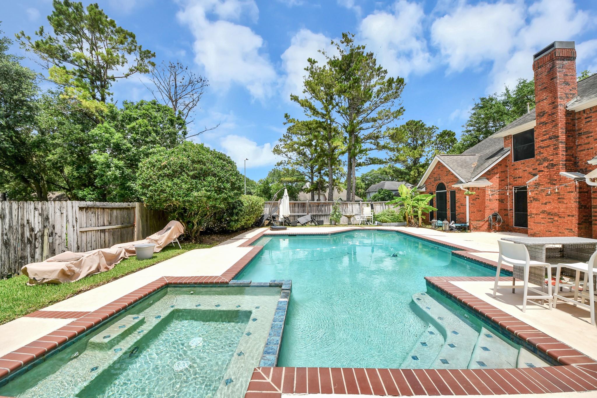 19702 Whitewind Drive
