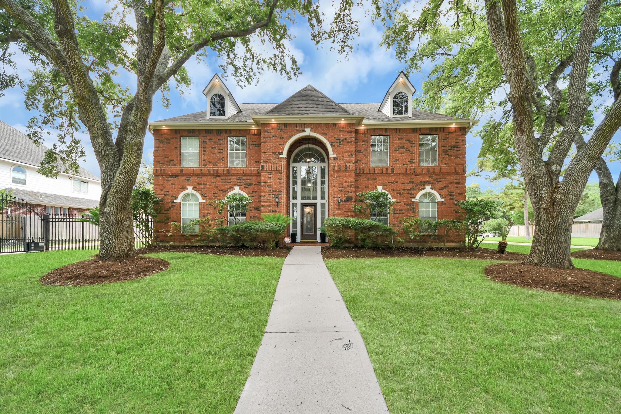 19702 Whitewind Drive