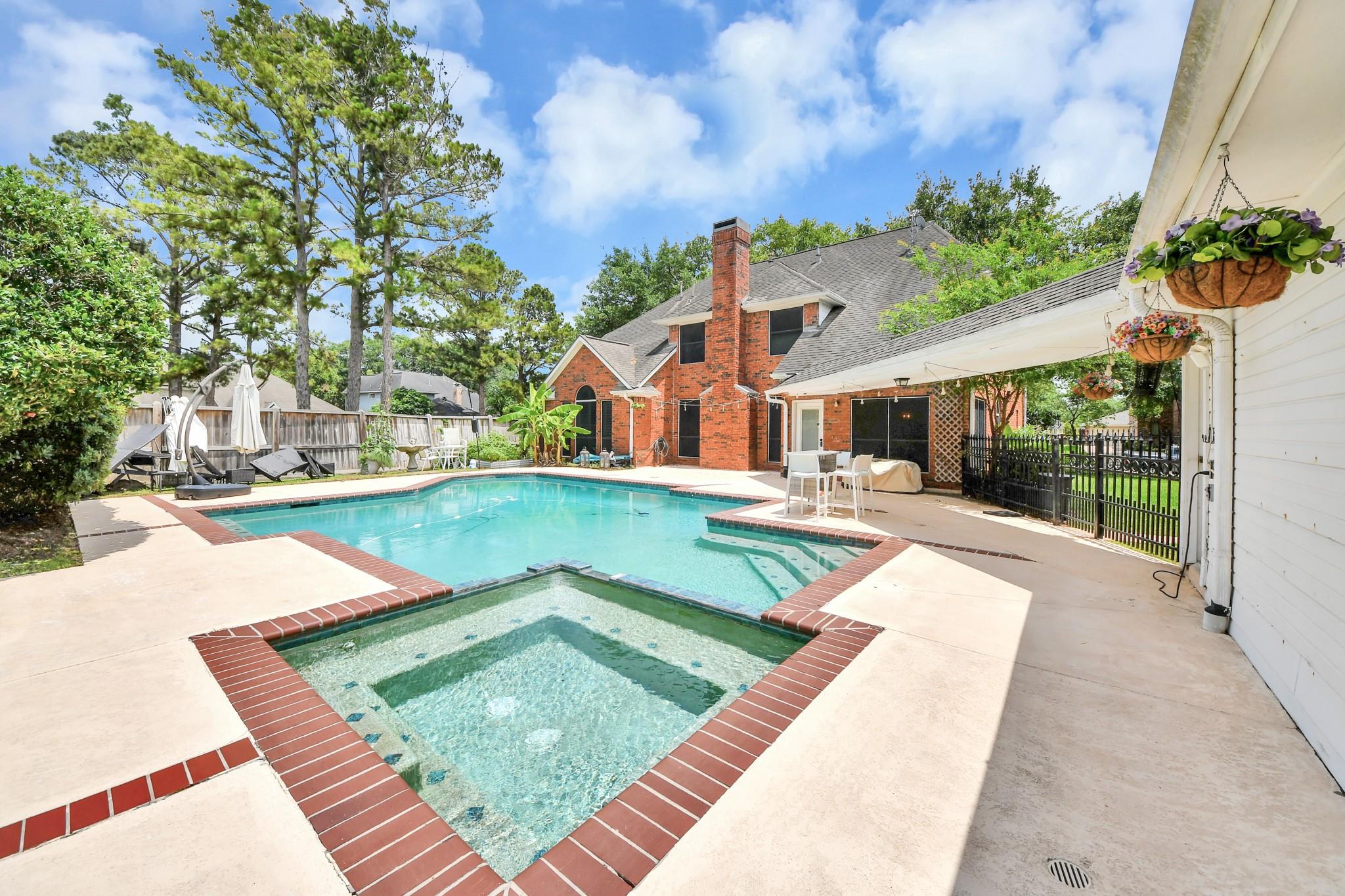 19702 Whitewind Drive