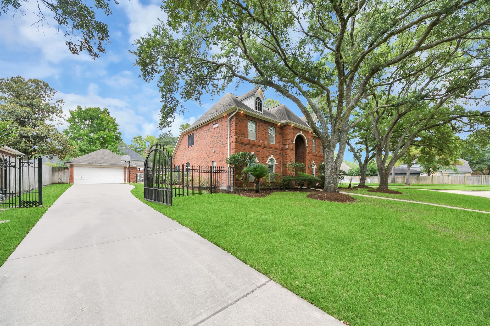 19702 Whitewind Drive