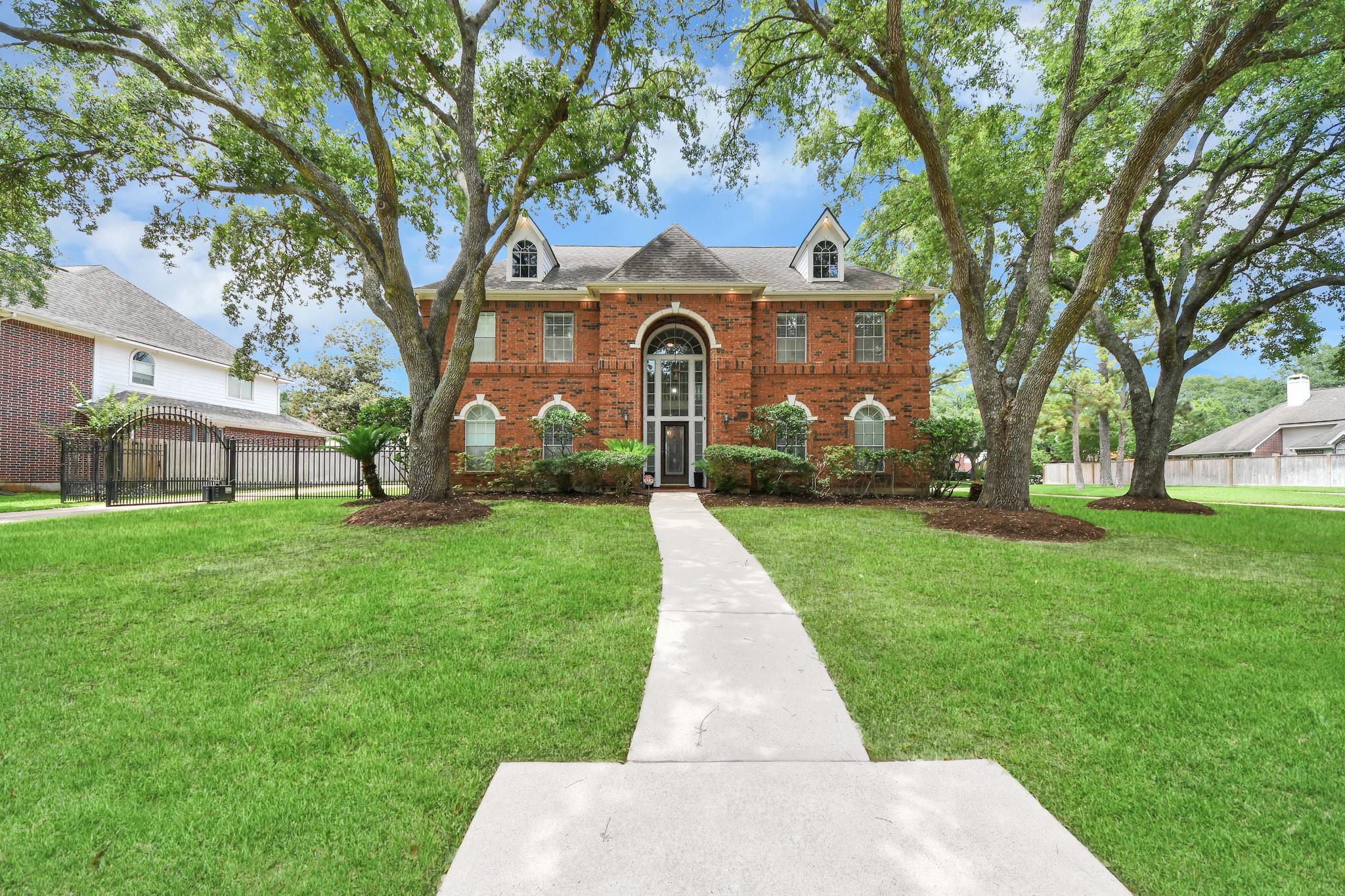 19702 Whitewind Drive