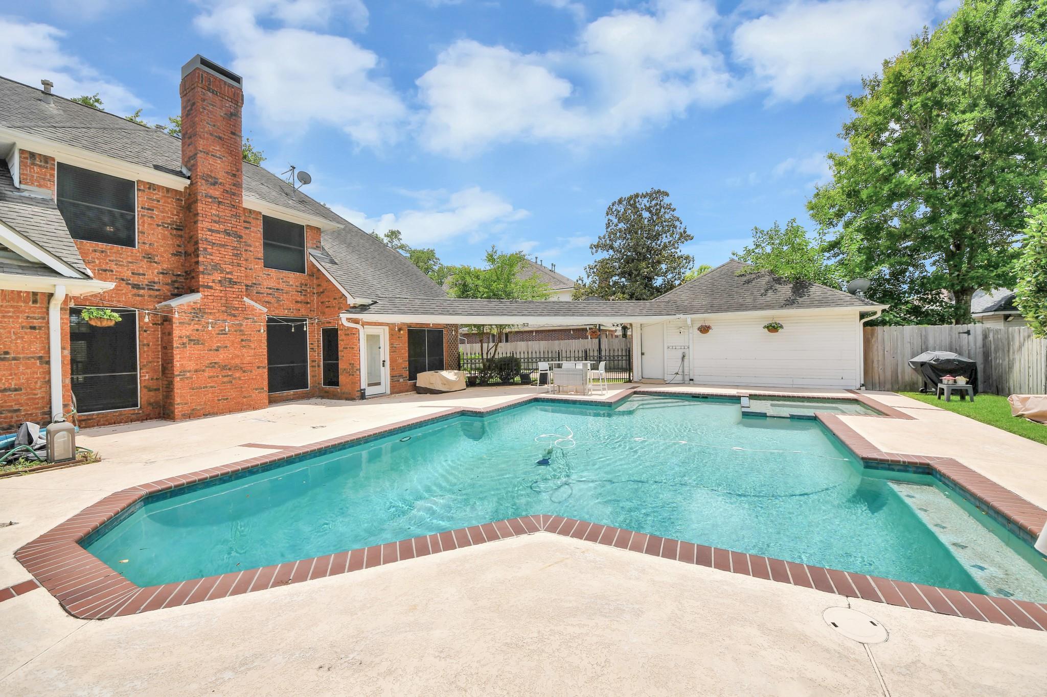 19702 Whitewind Drive