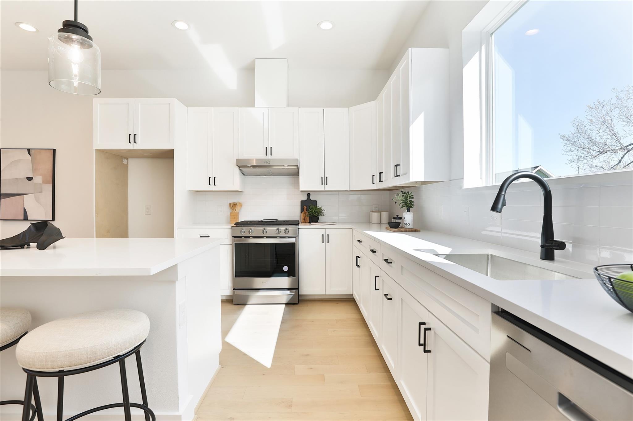 1016 W 15th 1/2 Street # C
