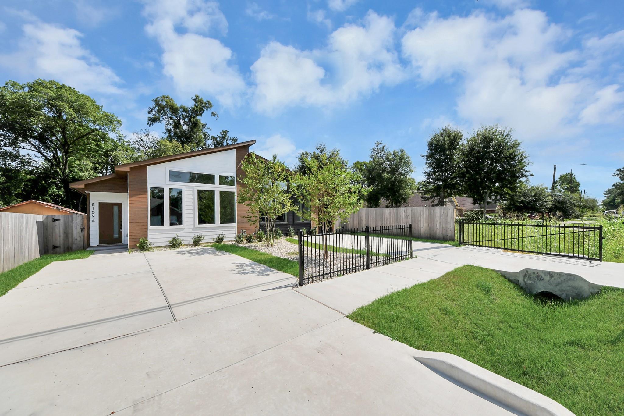 8109 Hamlet Street