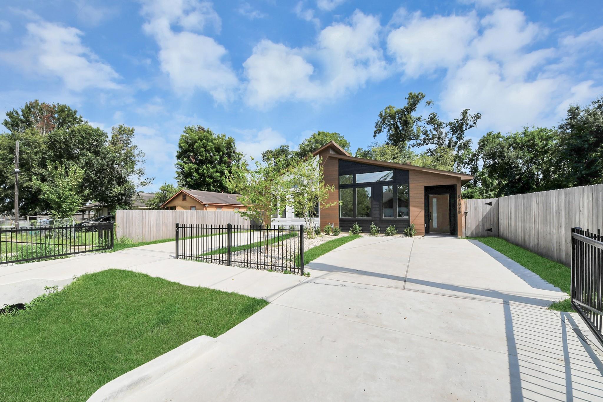 8109 Hamlet Street