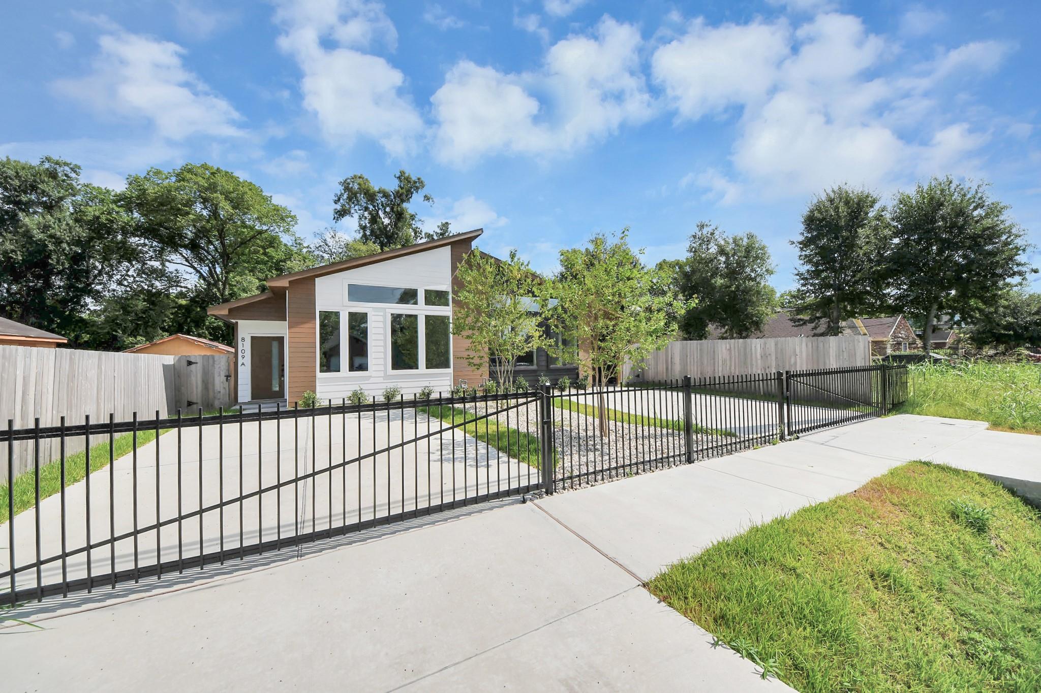 8109 Hamlet Street