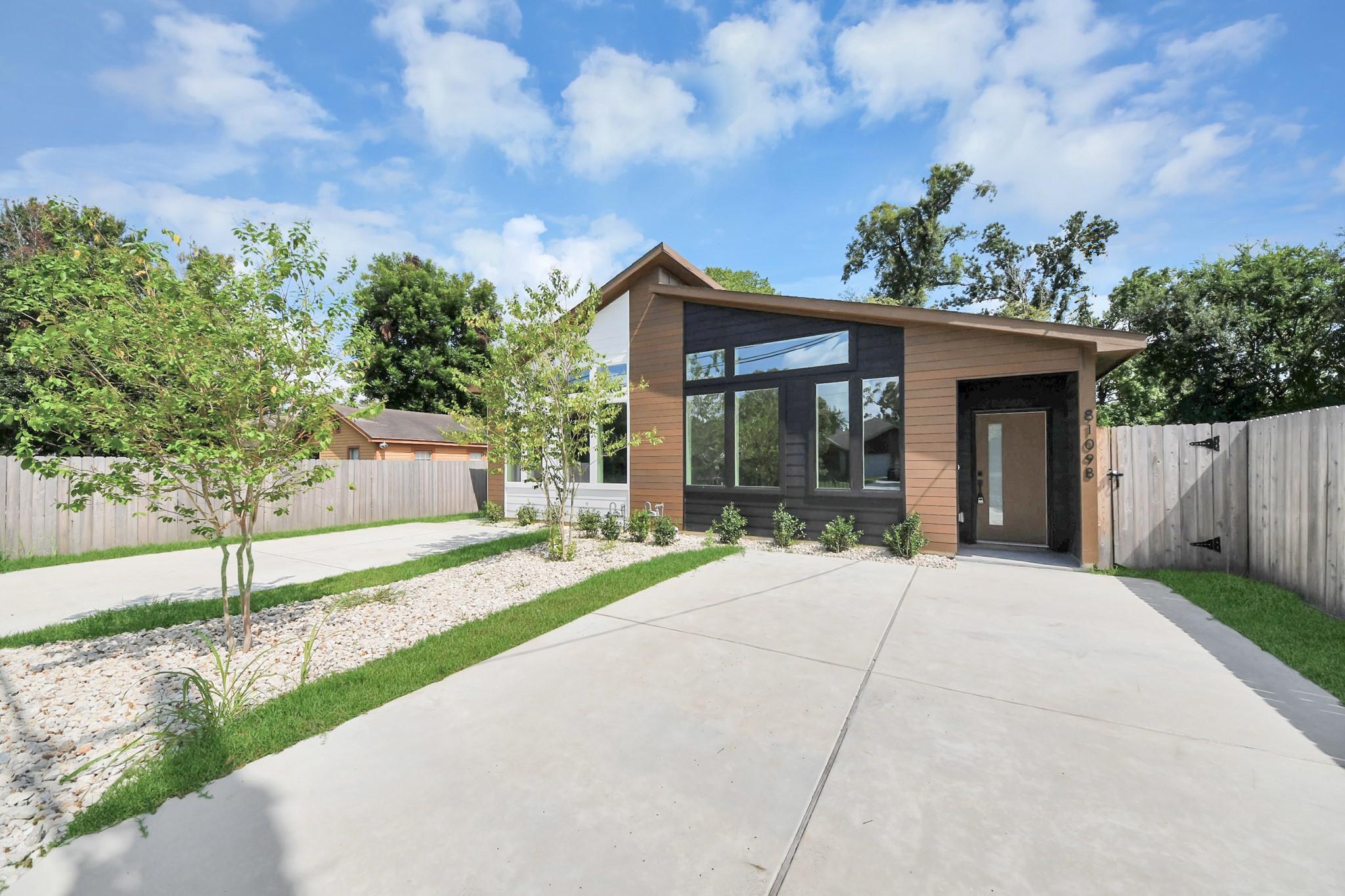 8109 Hamlet Street