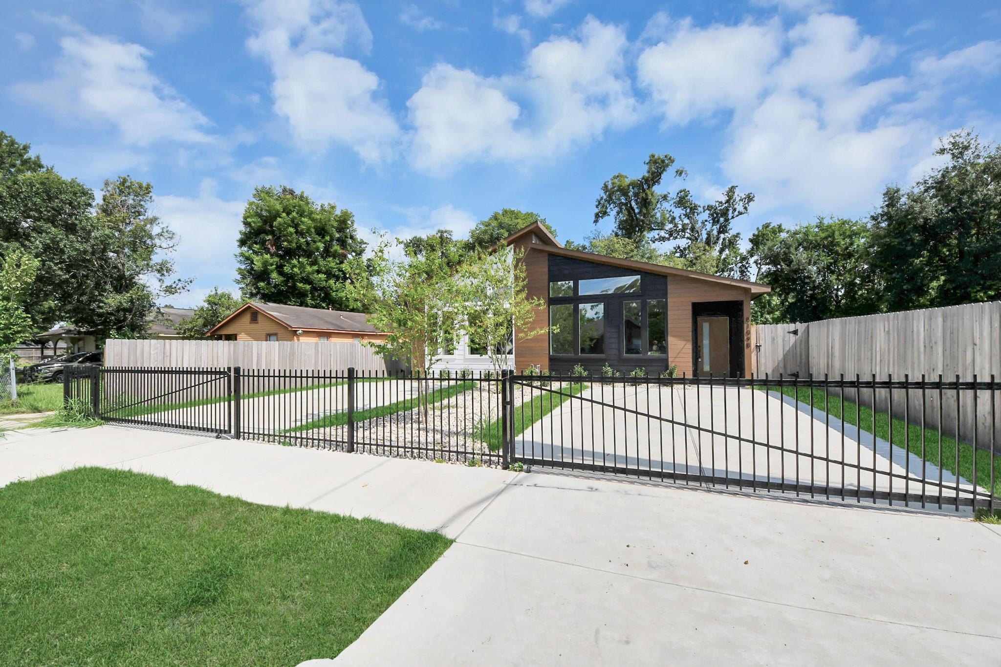 8109 Hamlet Street