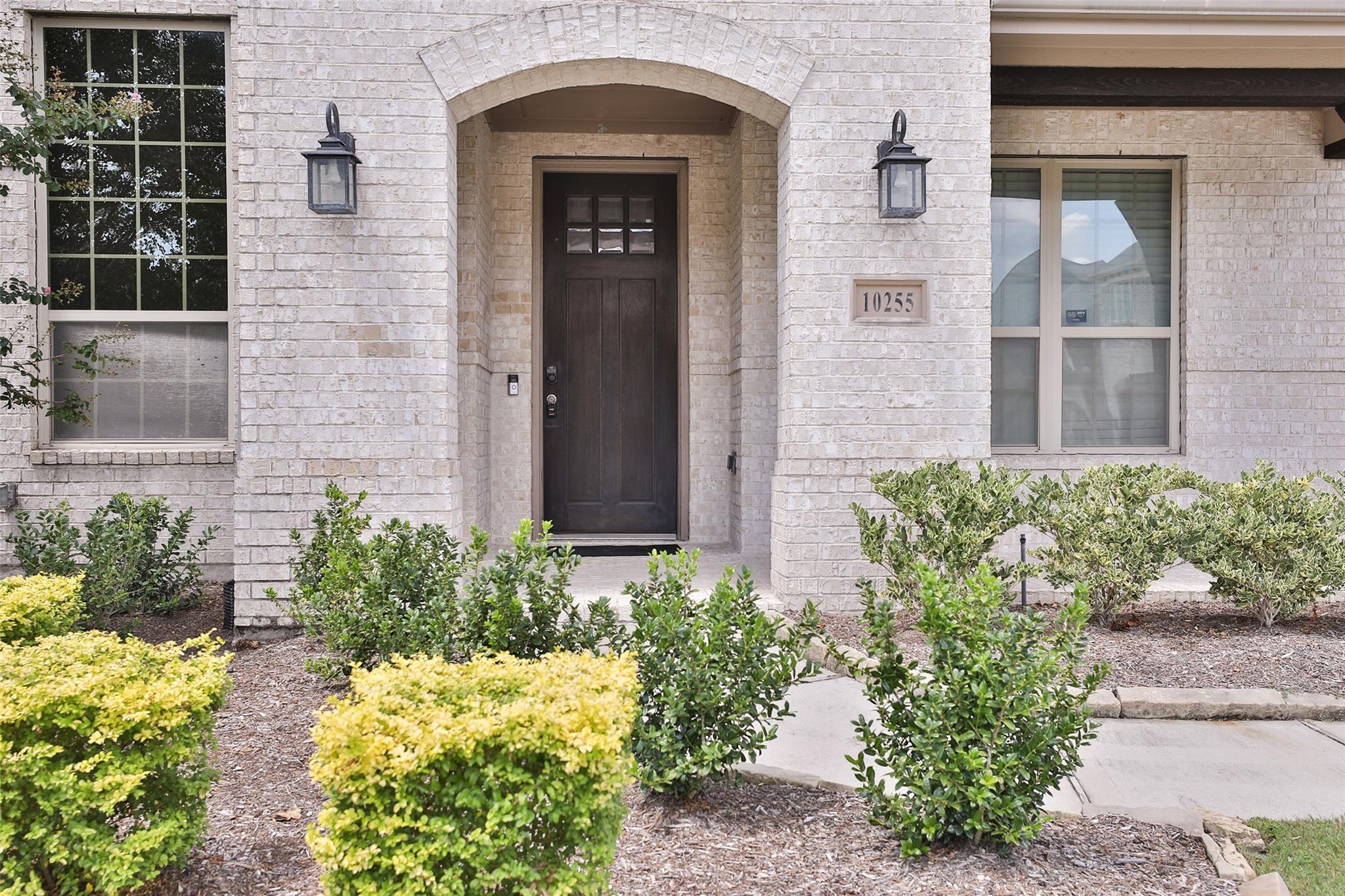 10255 S Goshawk Trail