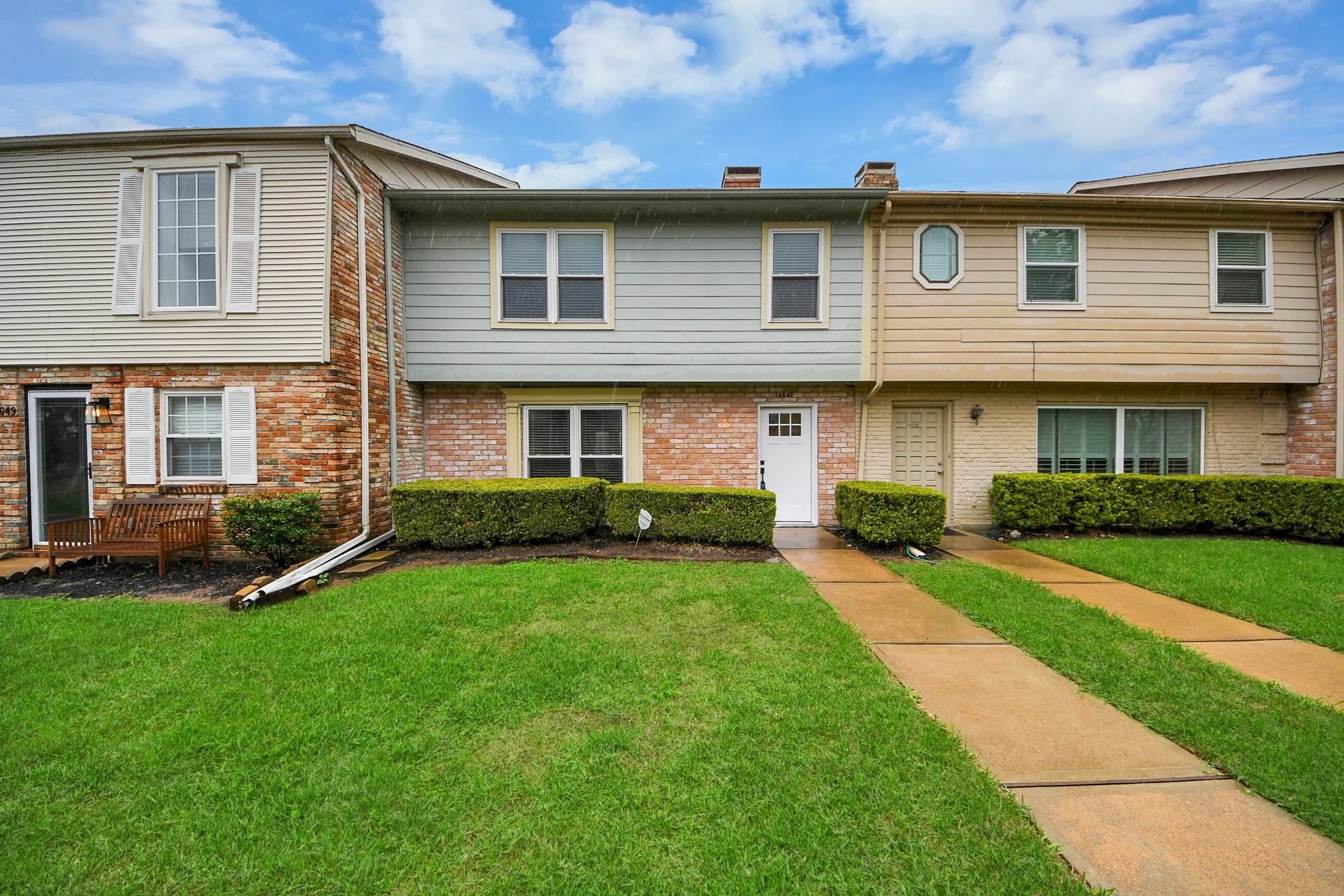 14647 Perthshire Road