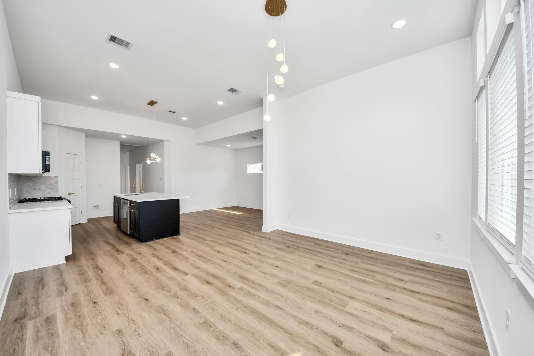 5506 Bacher St Street Unit: A/B