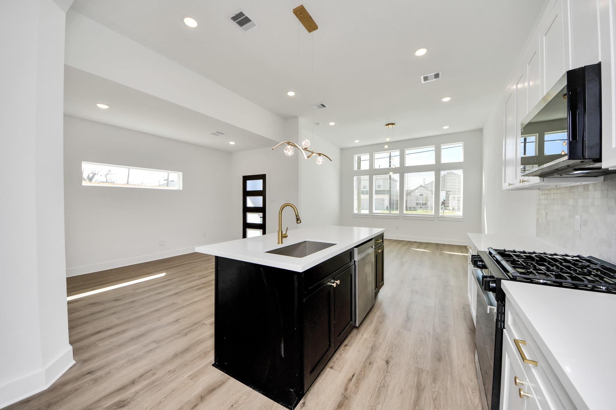 5506 Bacher St Street Unit: A/B