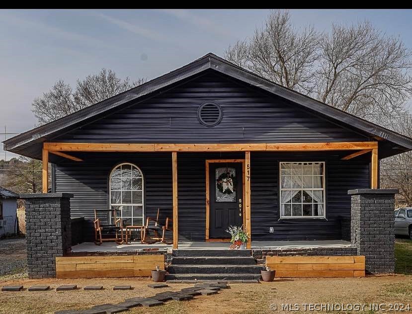 517 S Arnold Price Avenue