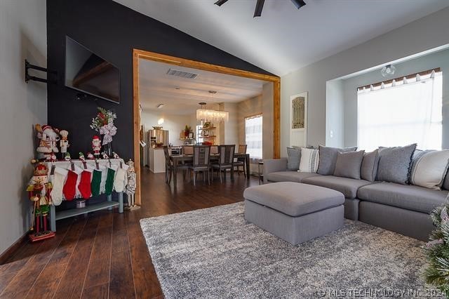 517 S Arnold Price Avenue