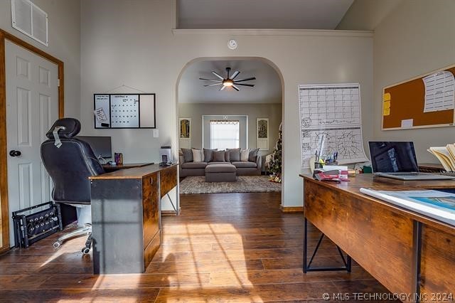 517 S Arnold Price Avenue