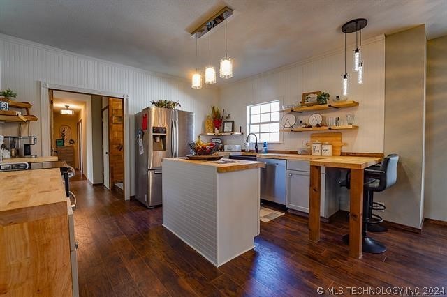 517 S Arnold Price Avenue