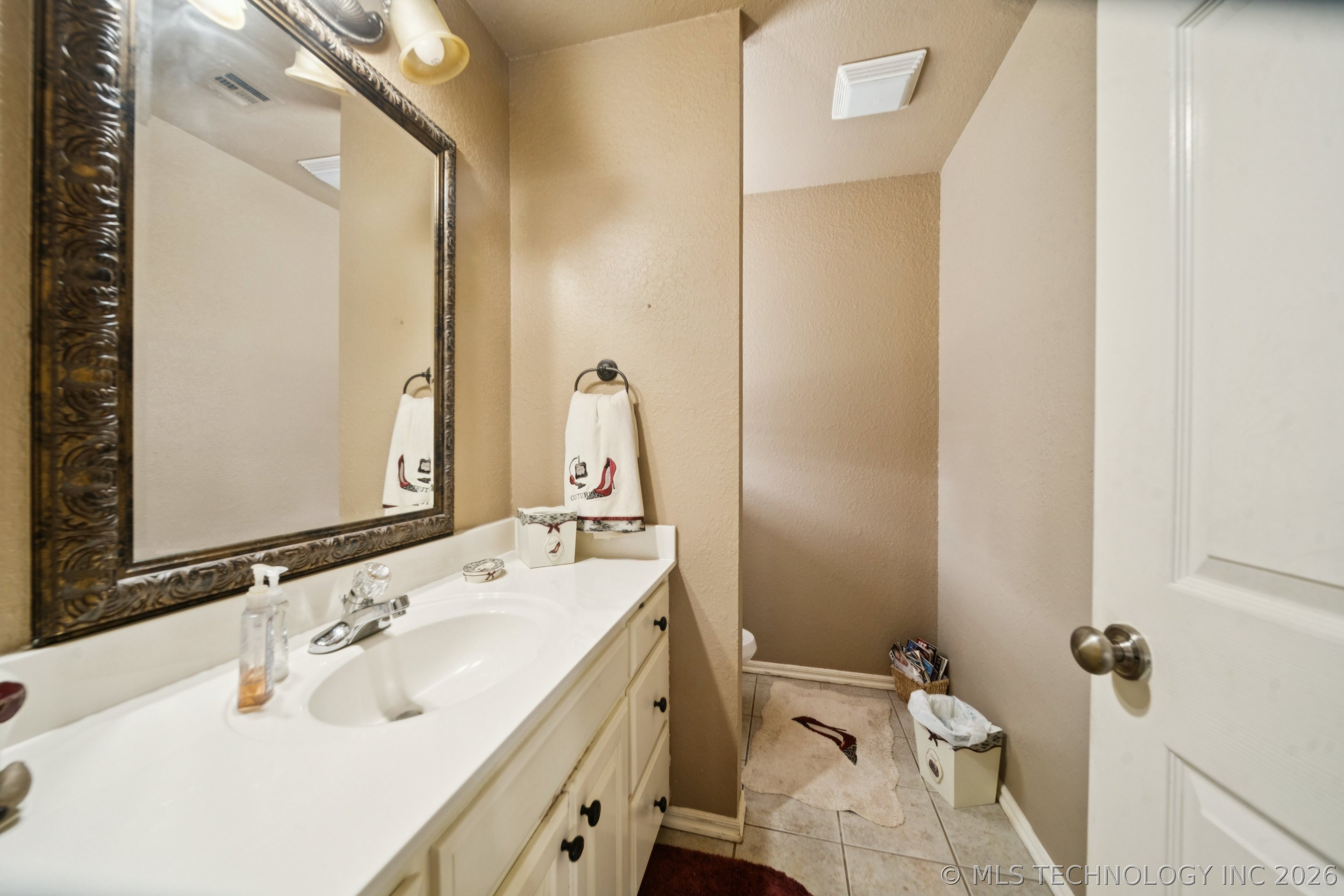 11712 E 117th Place N