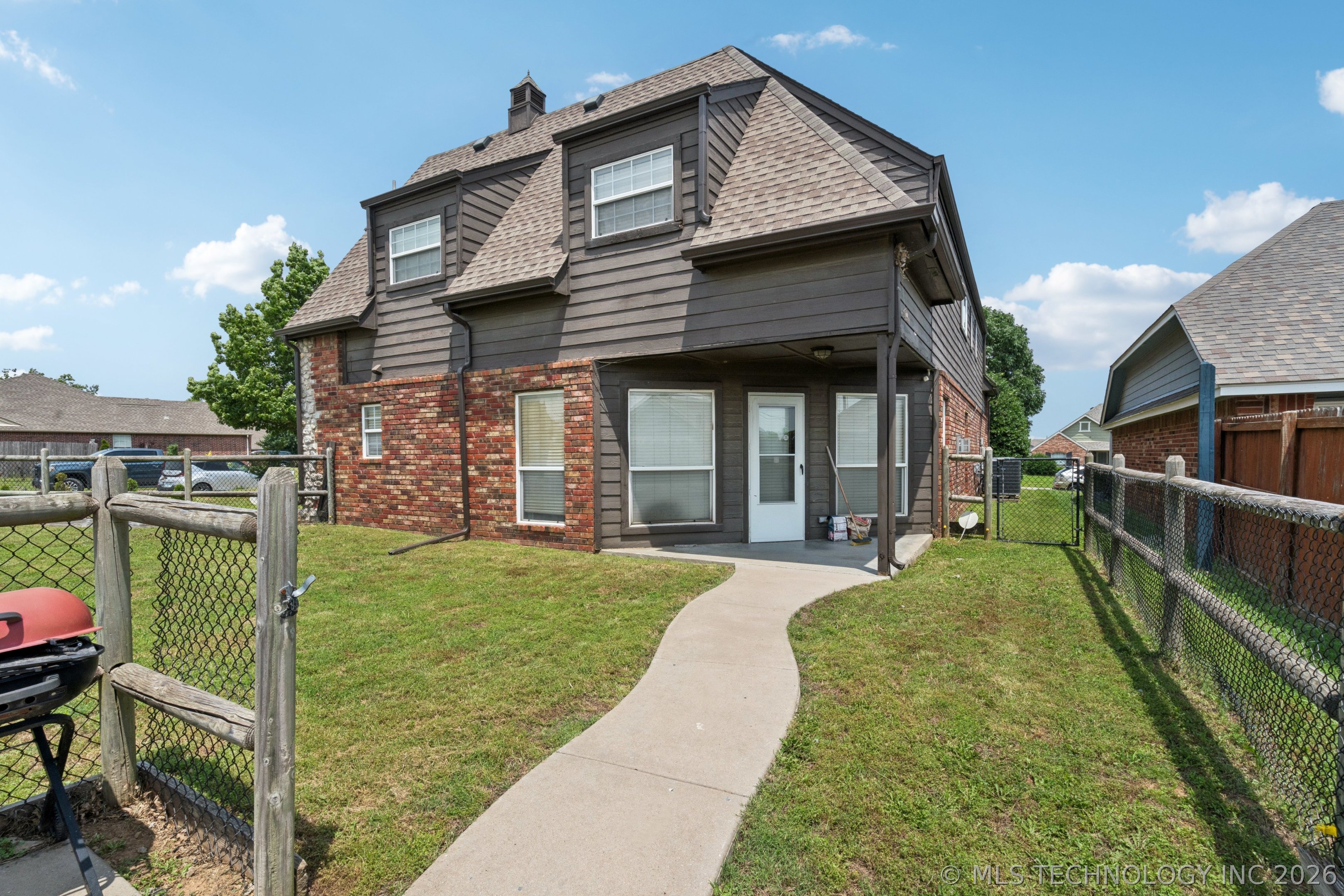 11712 E 117th Place N